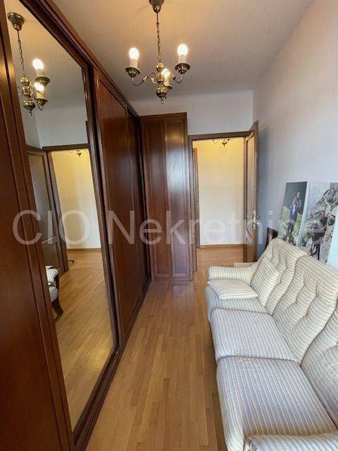 Flat in a building, Sale, Split, Split