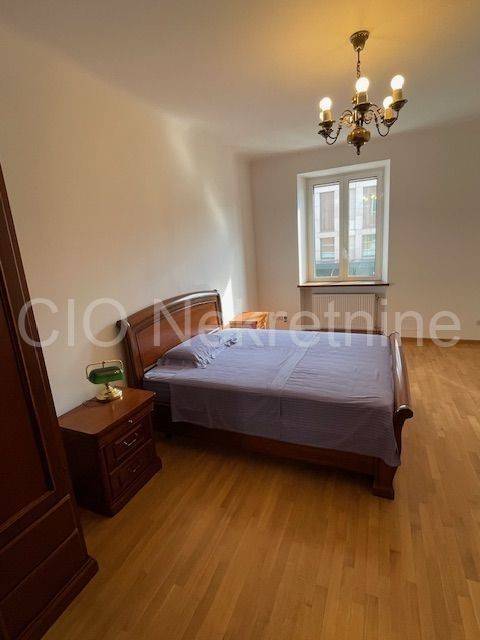 Flat in a building, Sale, Split, Split