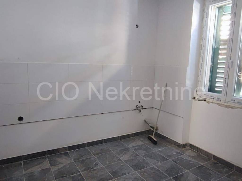 Flat in a building, Sale, Split, Split