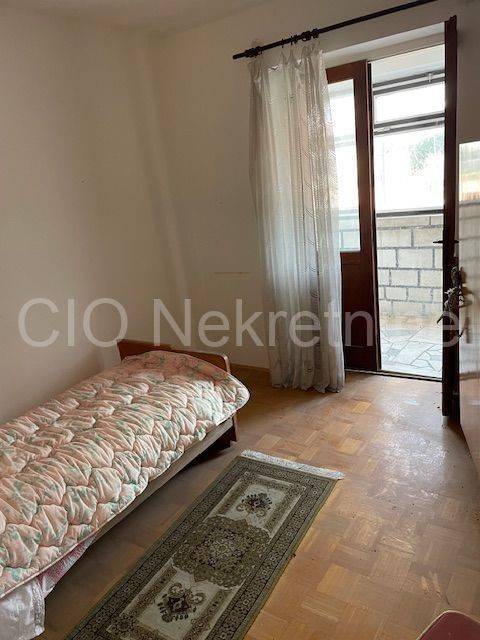 Semi-detached house, Sale, Split, Split