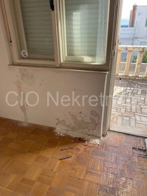 Semi-detached house, Sale, Split, Split