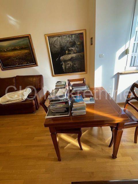 Flat in a building, Sale, Split, Split