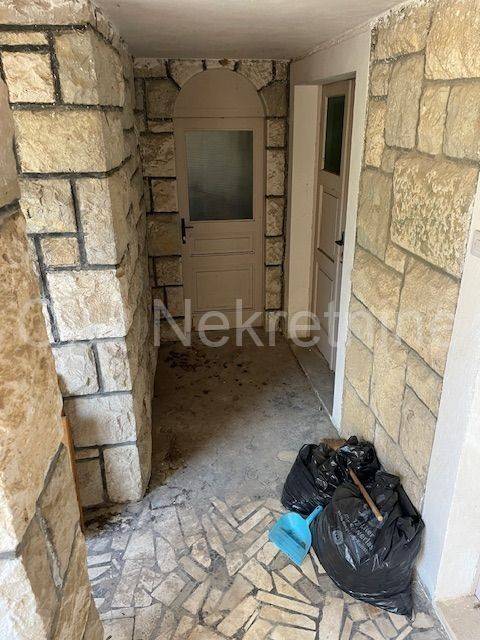 Semi-detached house, Sale, Split, Split