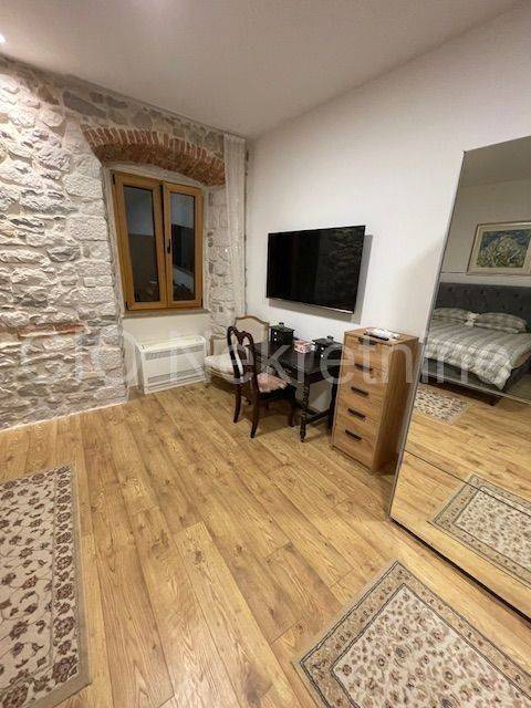 Flat in a building, Rent, Split, Split