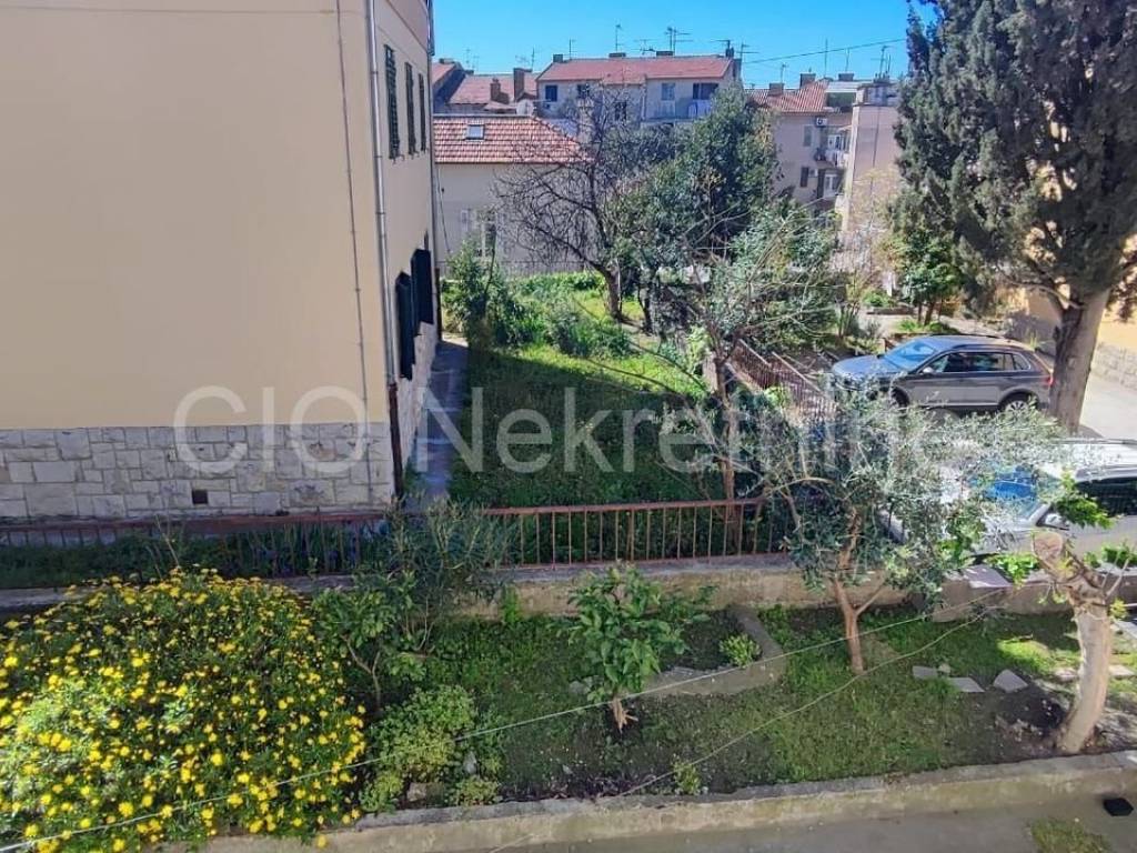 Flat in a building, Sale, Split, Split