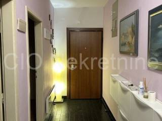 Flat in a building, Sale, Split, Split