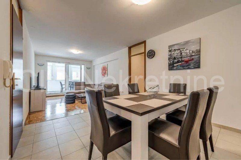 Flat in a building, Rent, Split, Split
