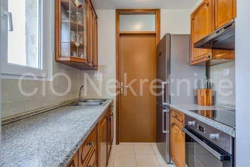 Flat in a building, Rent, Split, Split