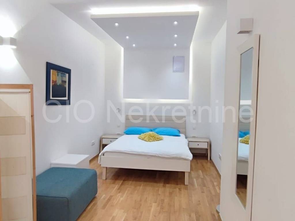Flat in a building, Sale, Split, Split