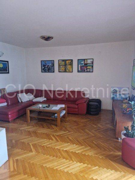 Flat in a building, Sale, Split, Split