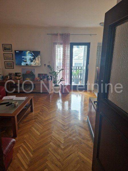 Flat in a building, Sale, Split, Split