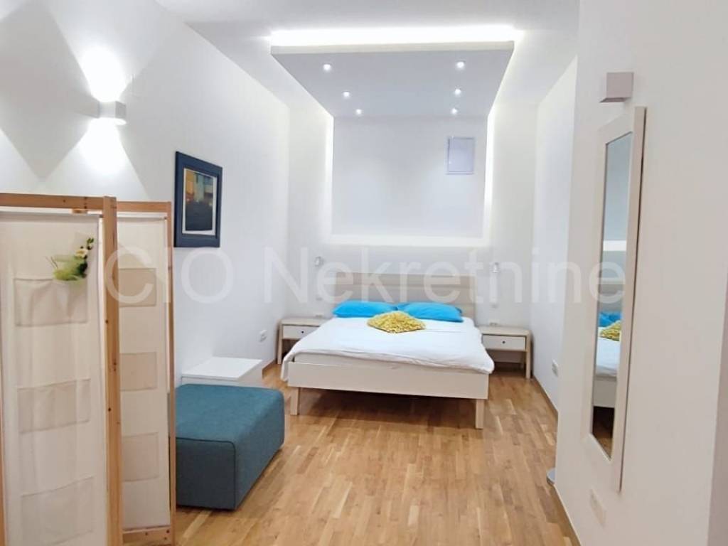 Flat in a building, Sale, Split, Split