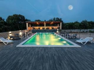 House with apartments, Sale, Marina, Vinišće