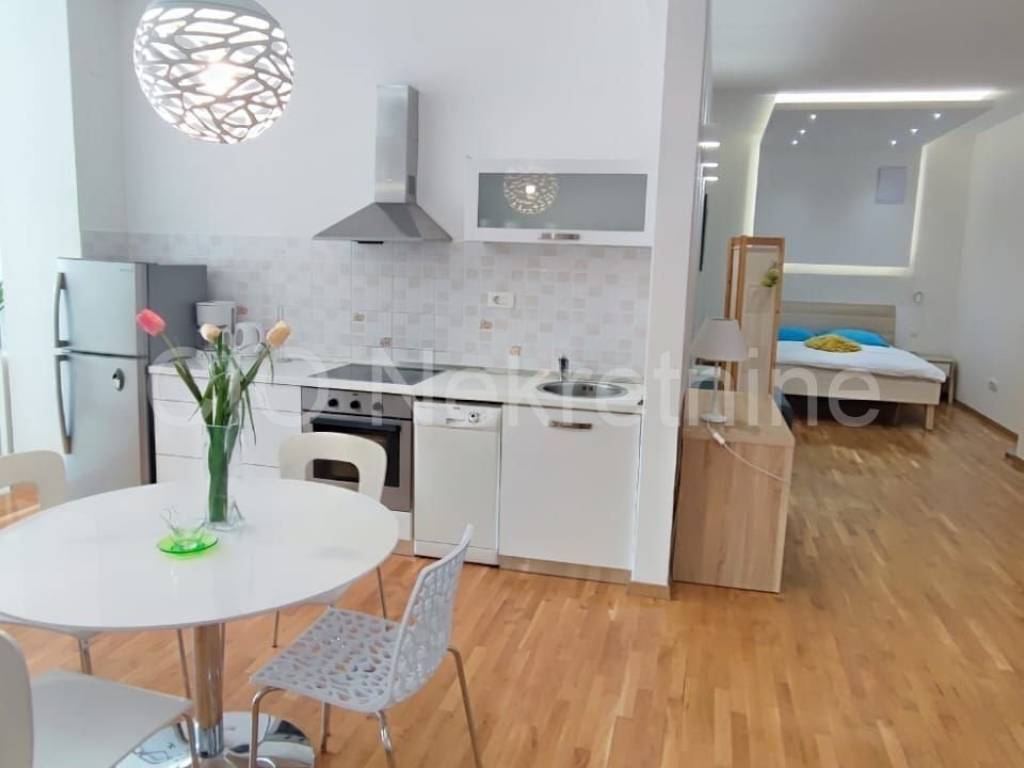 Flat in a building, Sale, Split, Split