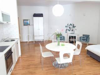 Flat in a building, Sale, Split, Split
