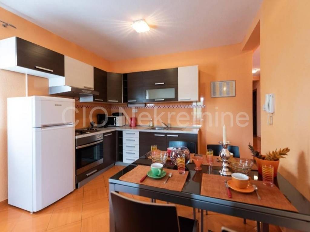 House with apartments, Sale, Marina, Vinišće