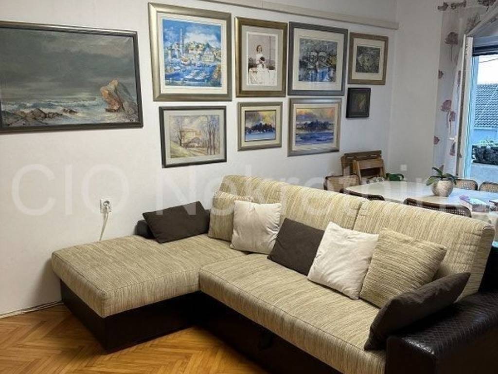 Flat in a building, Sale, Split, Split