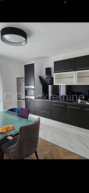 Flat in a house, Rent, Solin, Sveti Kajo