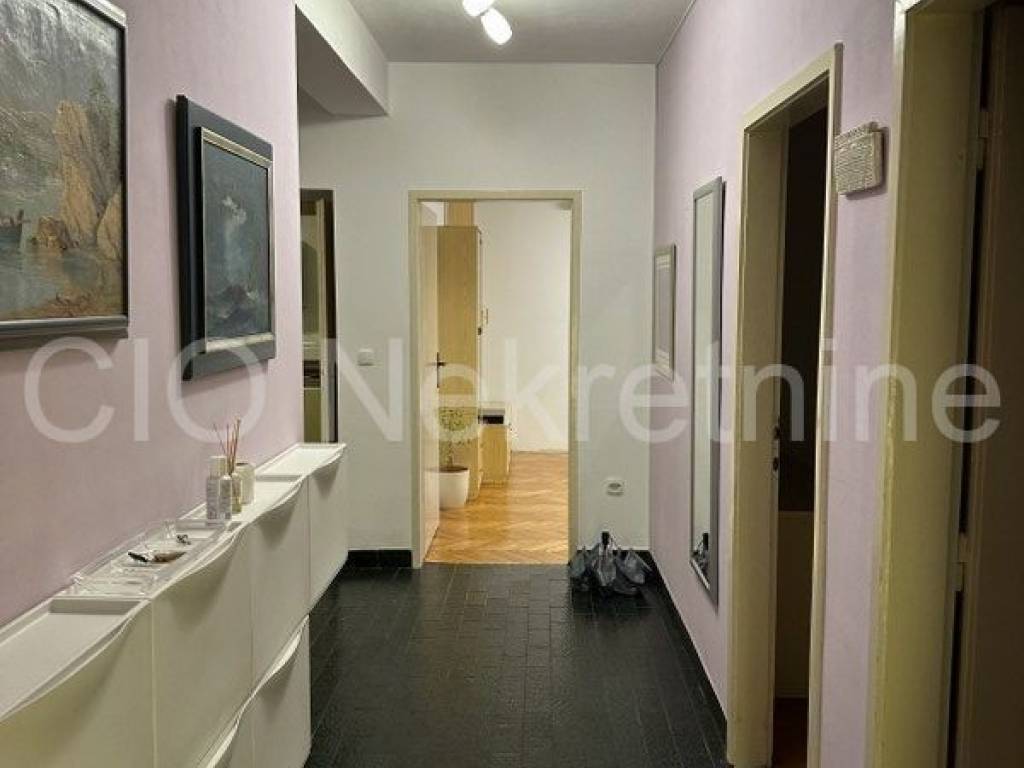Flat in a building, Sale, Split, Split