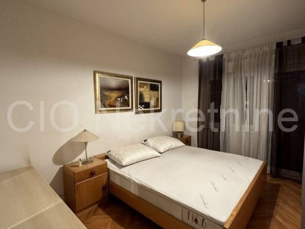 Flat in a building, Sale, Split, Split