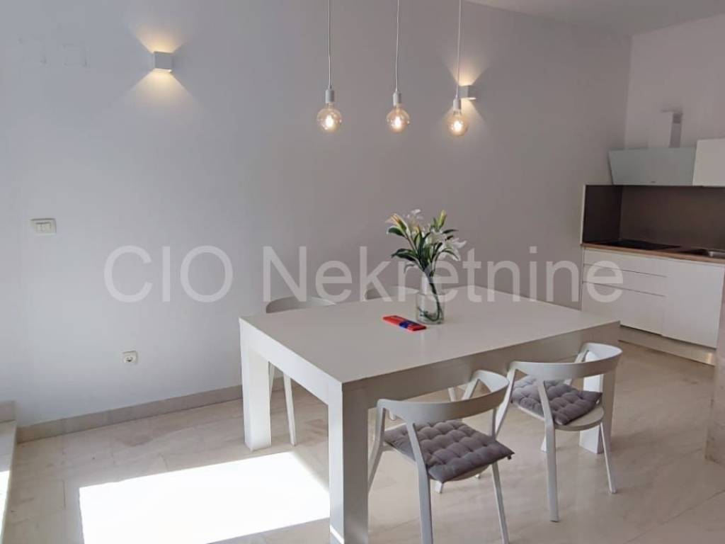 Flat in a building, Sale, Split, Split