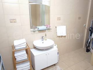 Flat in a building, Sale, Split, Split