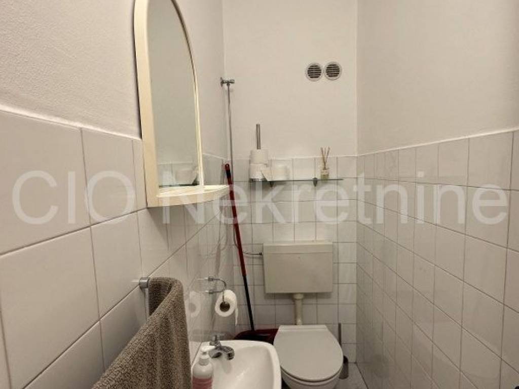 Flat in a building, Sale, Split, Split