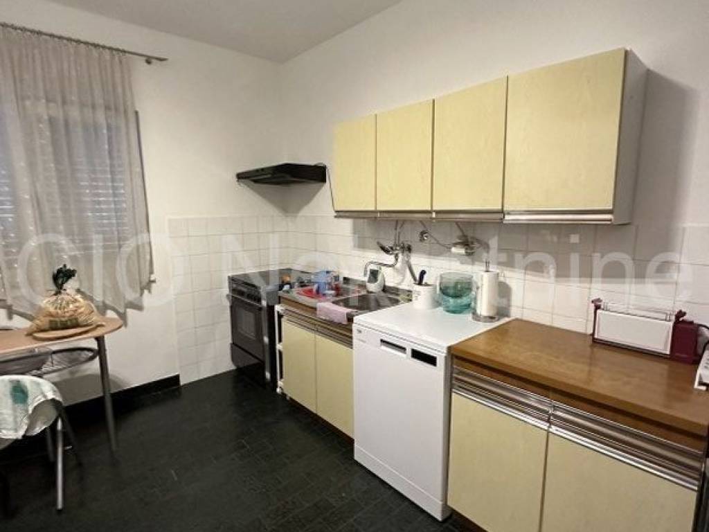 Flat in a building, Sale, Split, Split