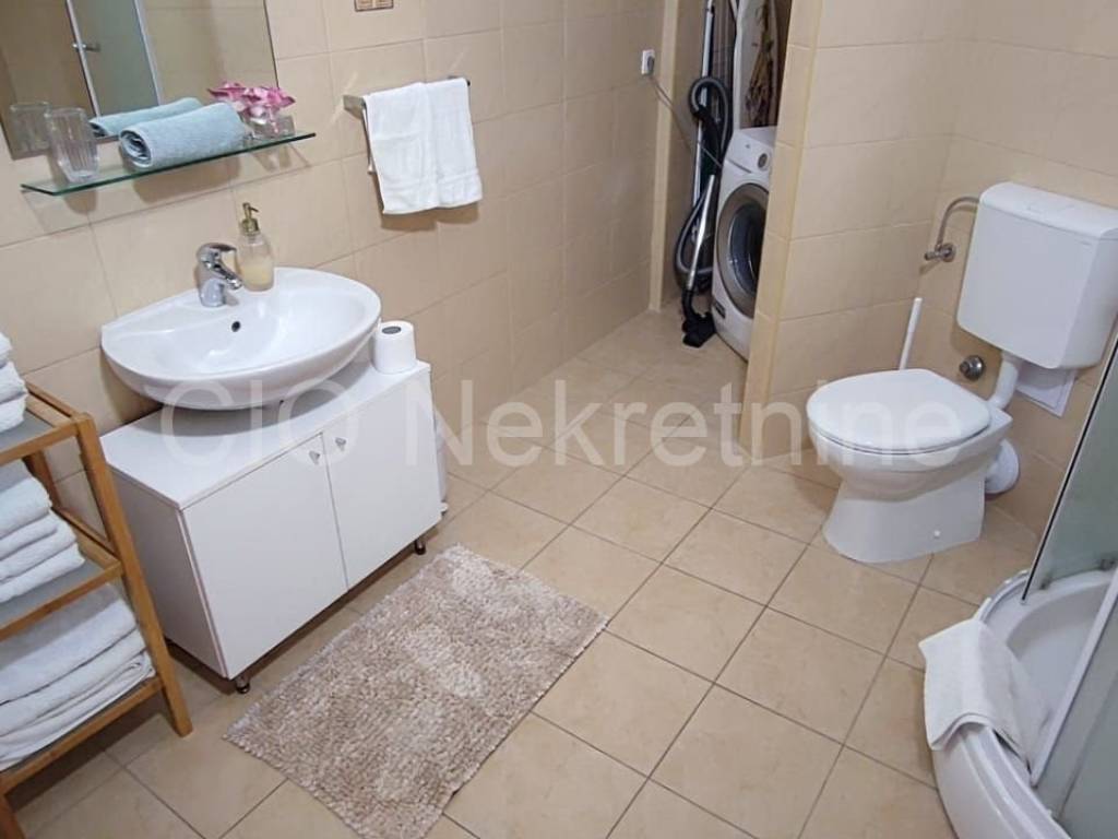 Flat in a building, Sale, Split, Split