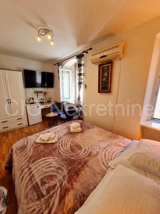 Flat in older building, Sale, Split, Split