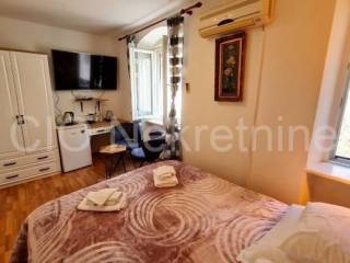 Flat in older building, Sale, Split, Split