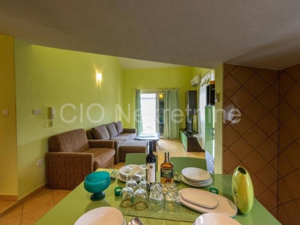 House with apartments, Sale, Marina, Vinišće