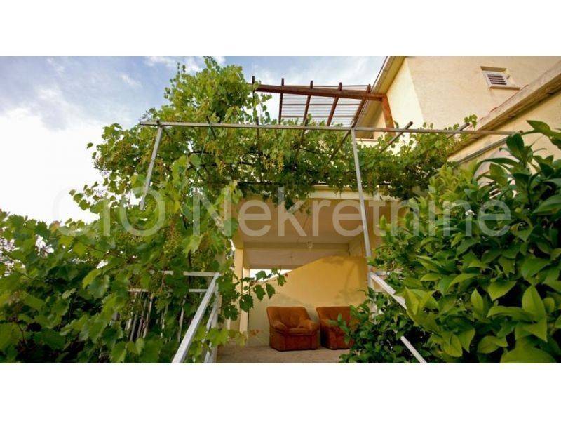 Apartment house, Sale, Sutivan, Sutivan