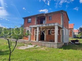 Detached house, Sale, Knin, Golubić