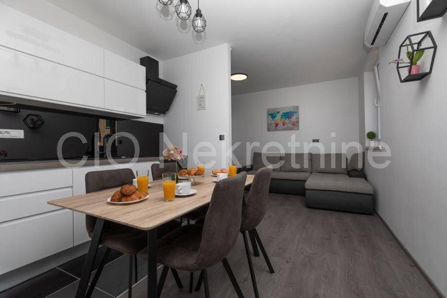 Flat in a building, Sale, Split, Split