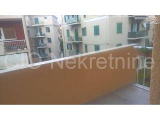 Flat in building, Rent, Split, Split