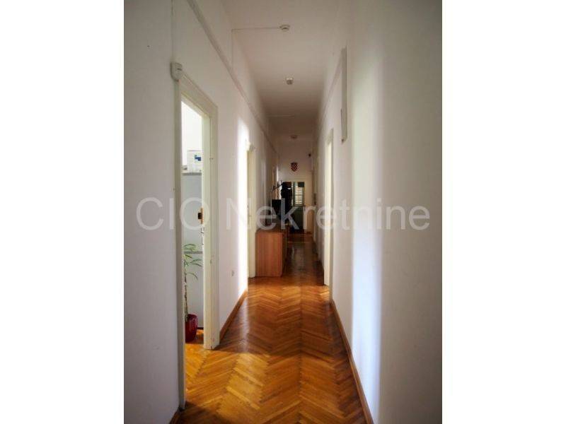 Flat in building, Rent, Split, Split