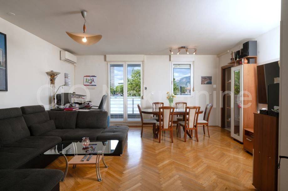 Flat in a building, Sale, Split, Split
