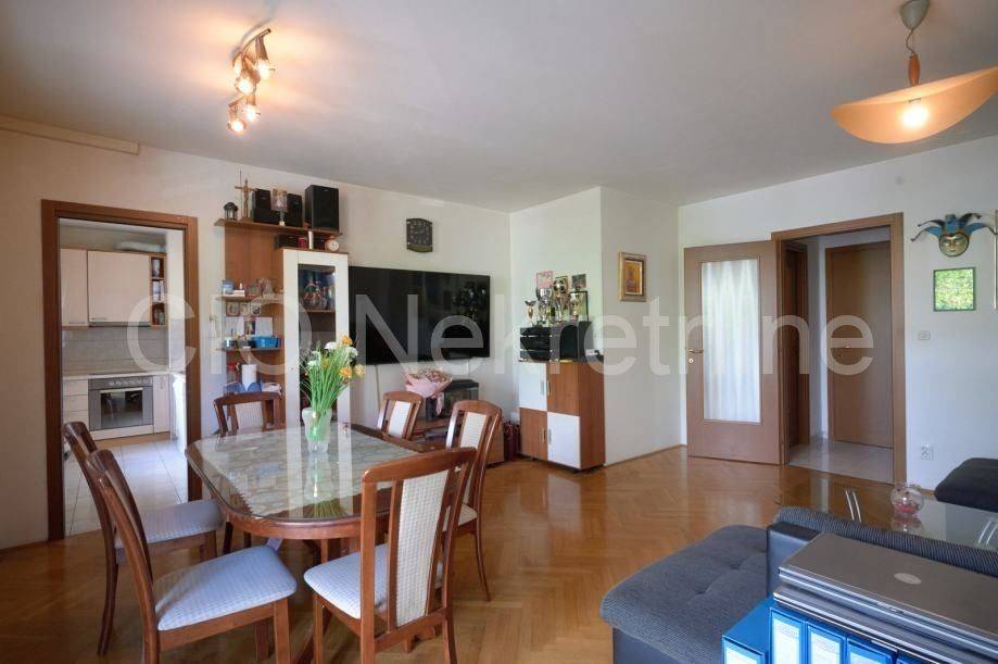 Flat in a building, Sale, Split, Split