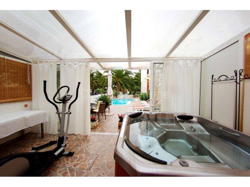 Hotel, Sale, Supetar, Supetar
