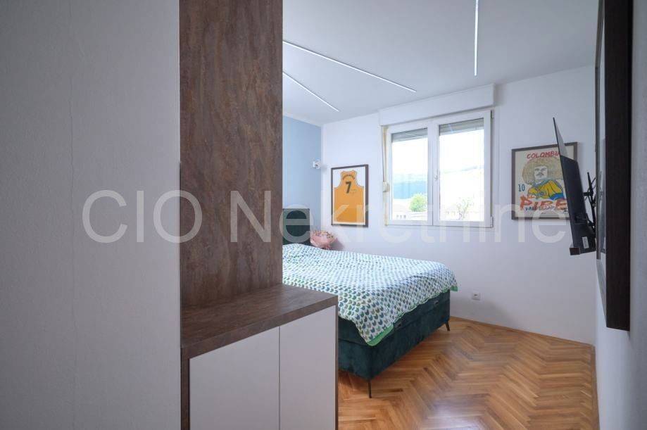 Flat in a building, Sale, Split, Split