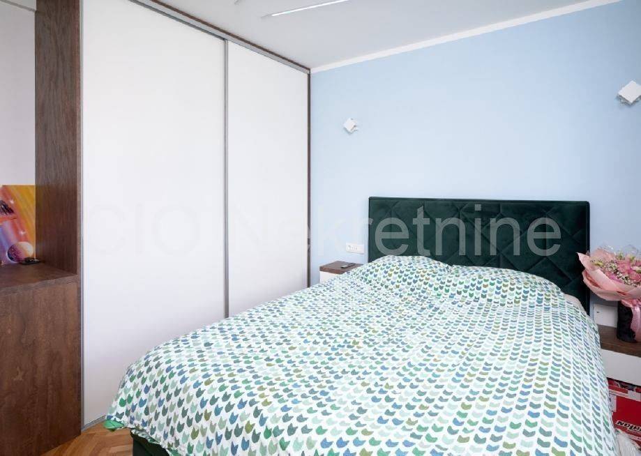 Flat in a building, Sale, Split, Split