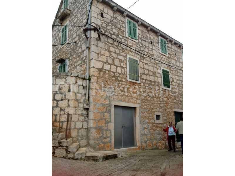 Stone house, Sale, Milna, Ložišća