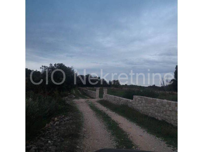 Land with a stone house, Sale, Supetar, Supetar
