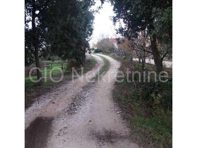 Land with a stone house, Sale, Supetar, Supetar