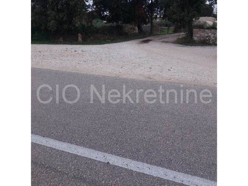 Land with a stone house, Sale, Supetar, Supetar