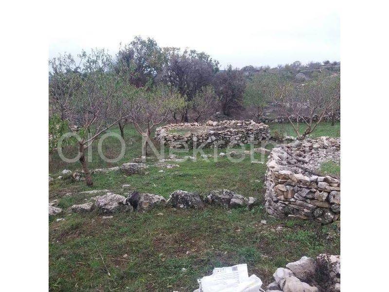 Land with a stone house, Sale, Supetar, Supetar