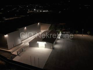 Hall, Rent, Trogir, Trogir