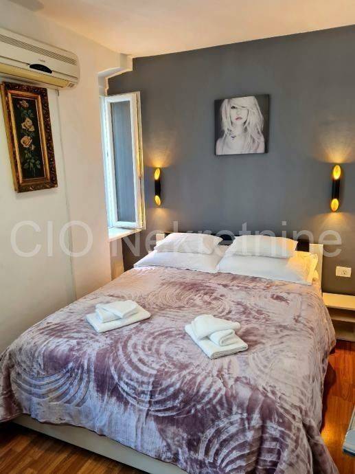 Flat in older building, Sale, Split, Split