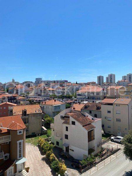 Flat in a building, Sale, Split, Split